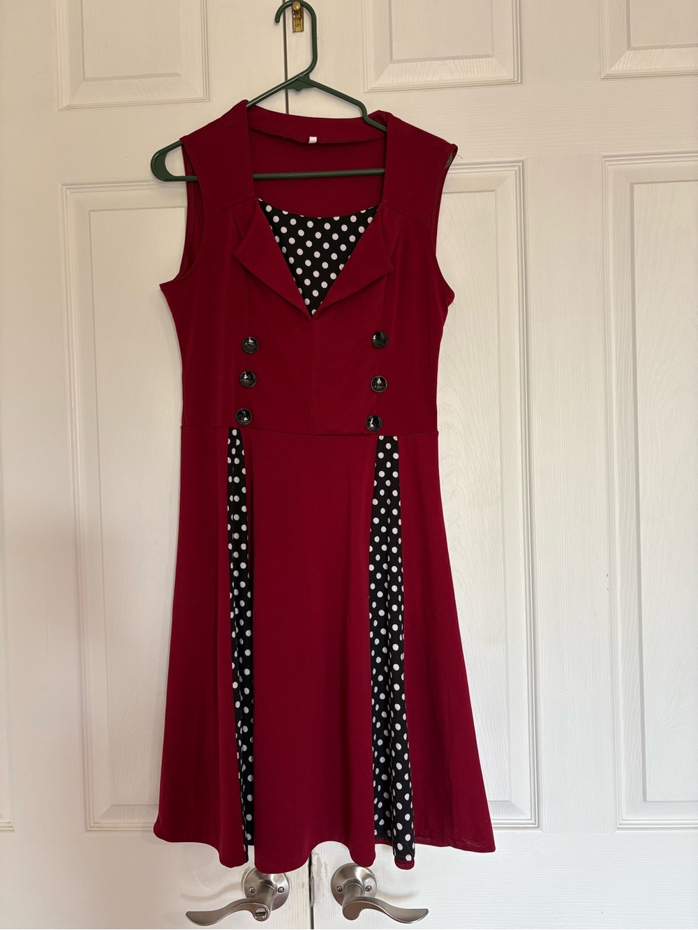 8 dresses - Picture 7 of 12